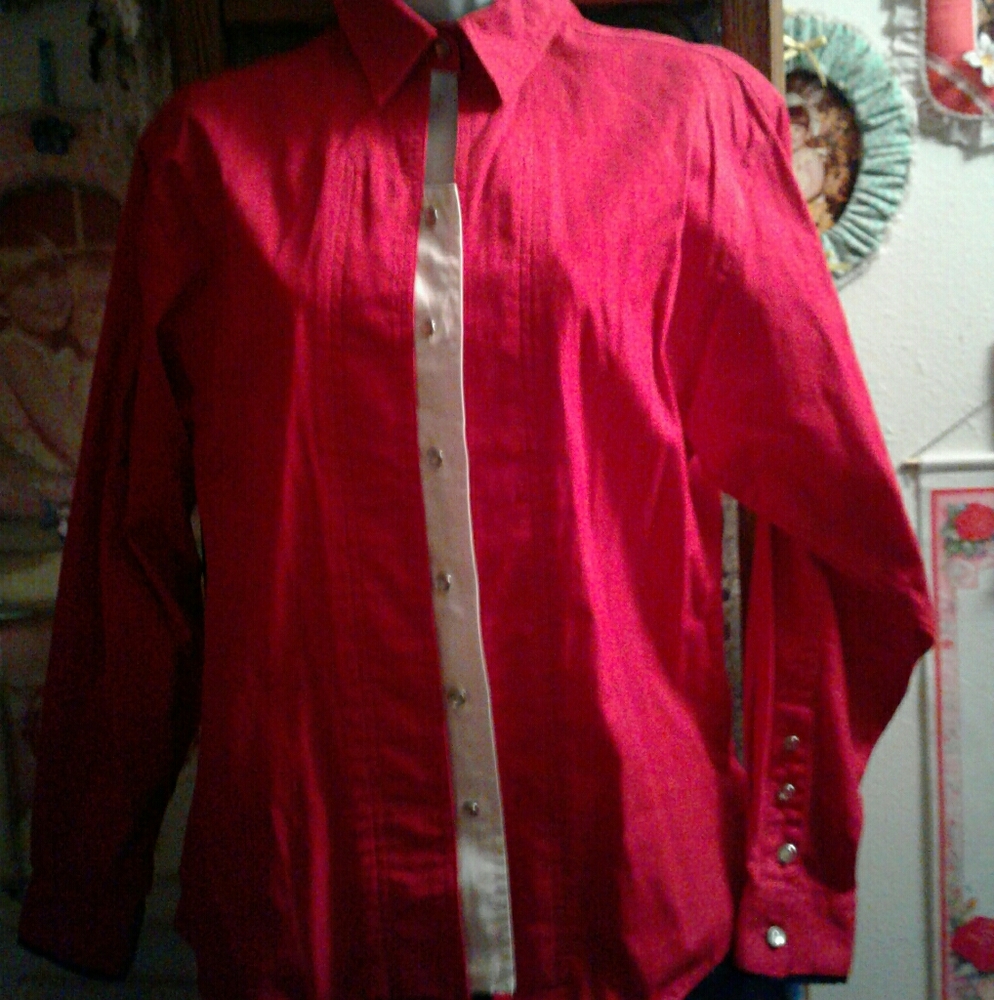 NWOT,Wrangler,Vintage 90's, Red&Cream Color,Western/Cowgirl Shirt/Pearl Snaps❤️